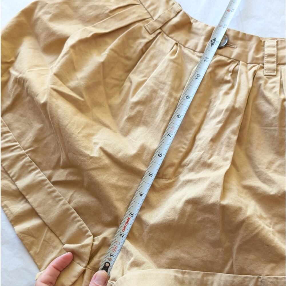 Doen High-Waist Pleated Shorts in Camel - Picture 8 of 9